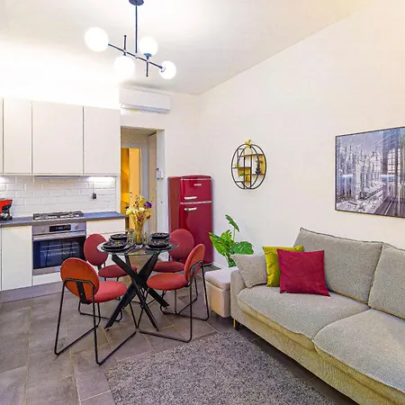 Elegance 10 Min To Duomo & Station Apartment